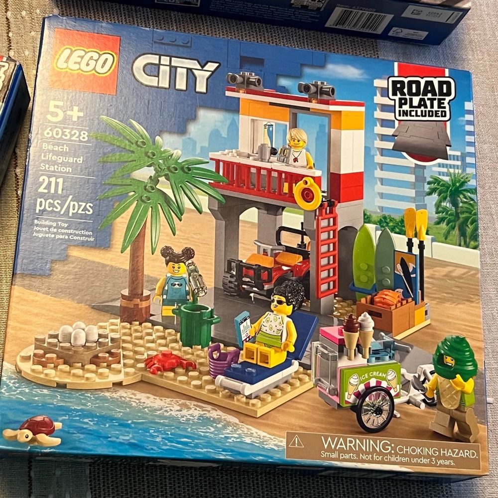 LEGO City Lifeguard Station and  ice Cream Truck Police Chase